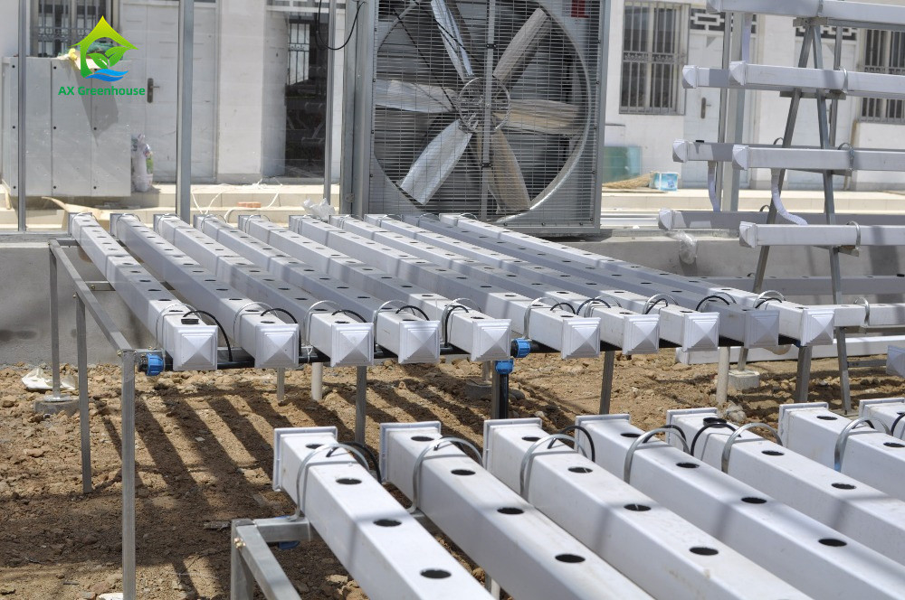 Agricultura sem solo em ambientes fechados Fertilização de morangos Tubo de PVC para hidroponia Sistema NFT para venda